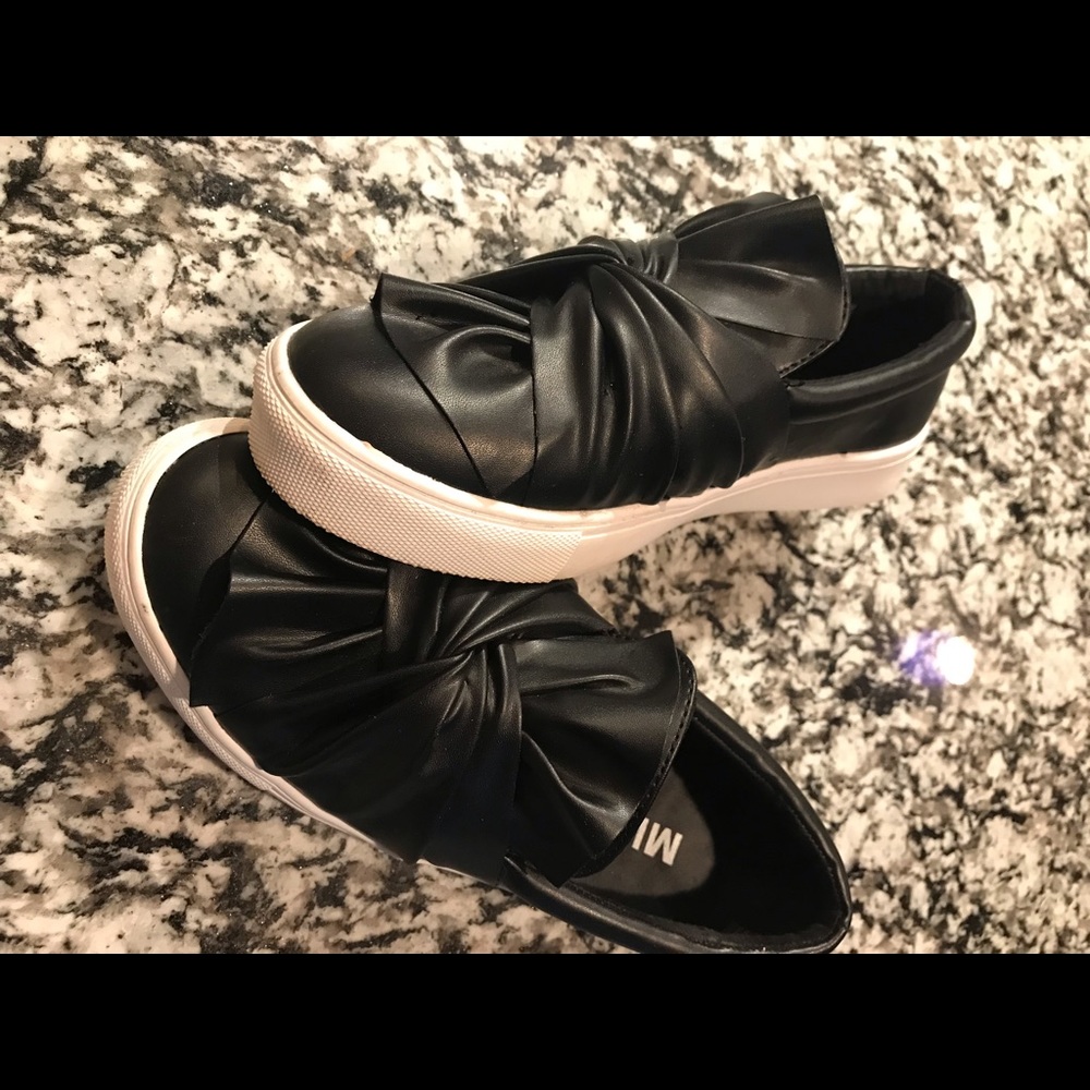 MIA Zoe Bow Sneakers